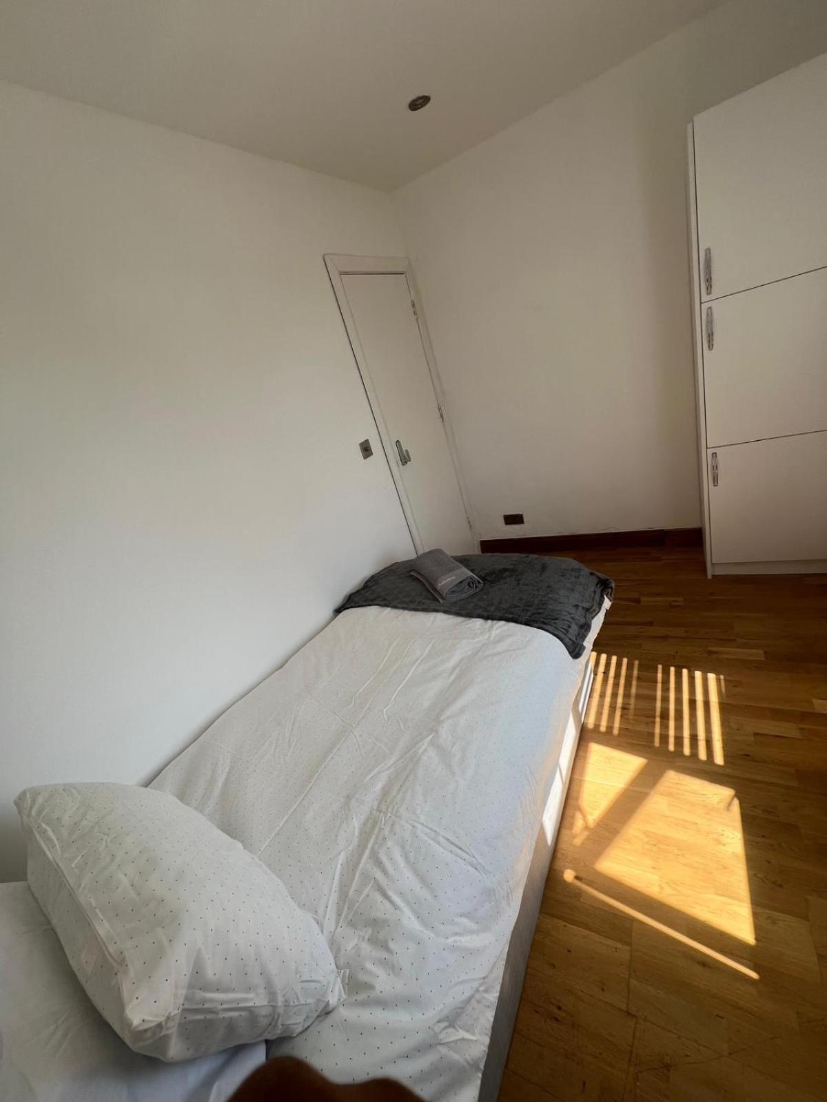 Good Priced Single Rooms In Northolt Exterior foto